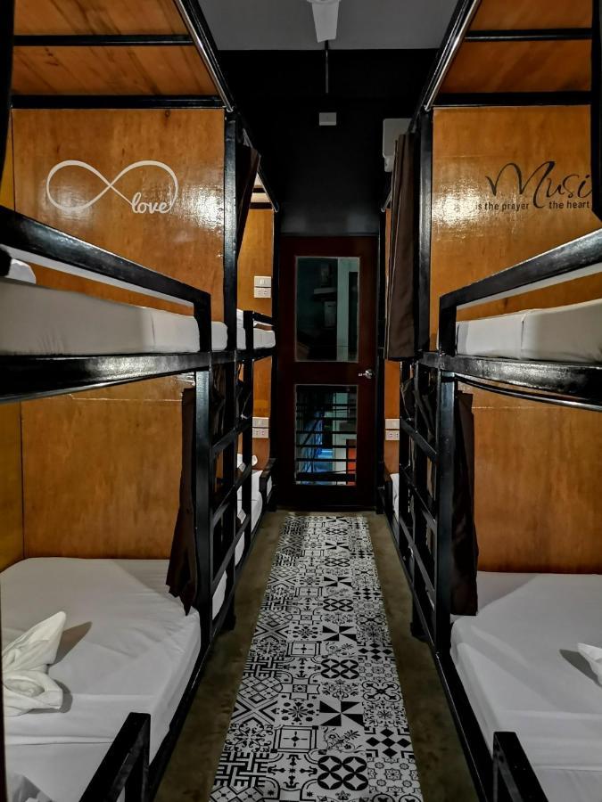 Michel'Inn Coron Exterior photo